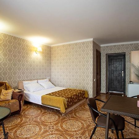 Олимп Hotell Zaliznyi Port Exteriör bild