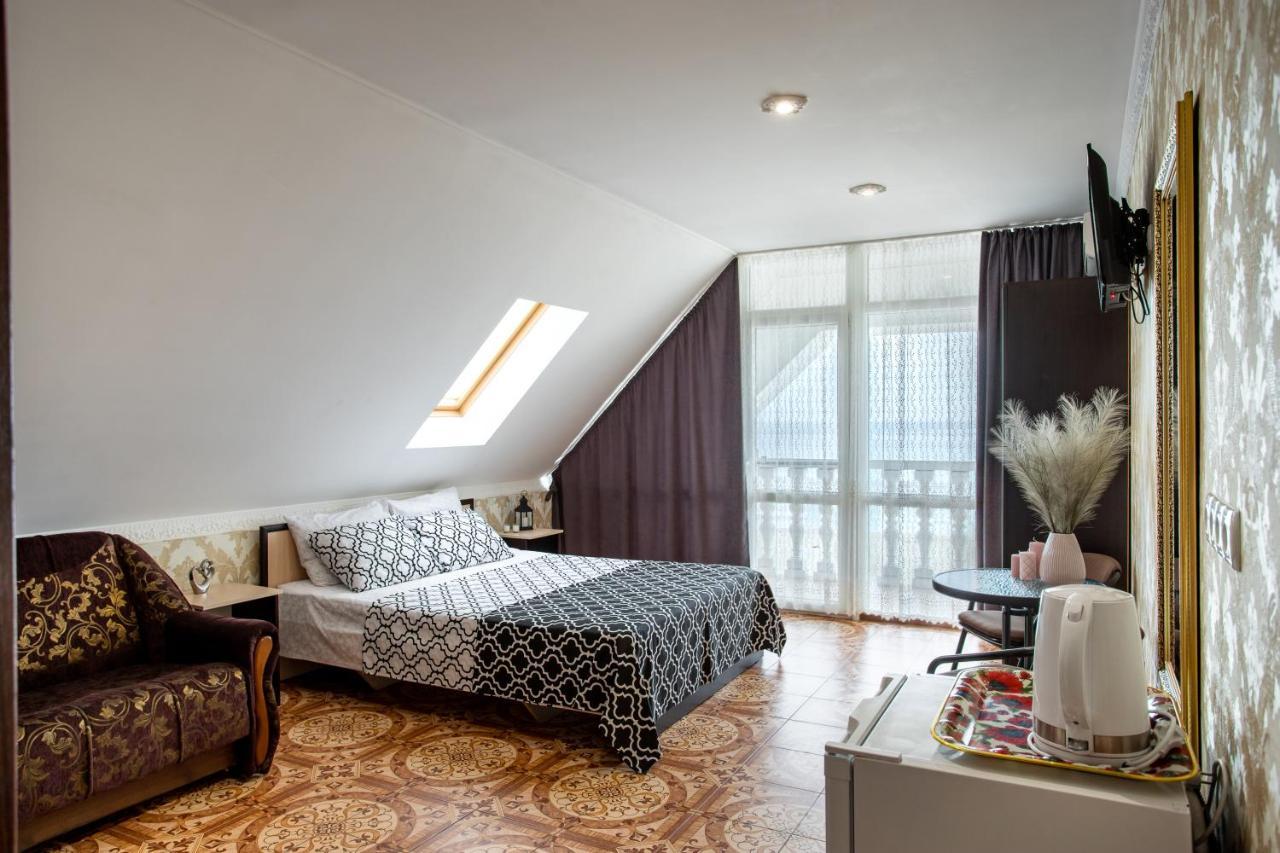 Олимп Hotell Zaliznyi Port Exteriör bild