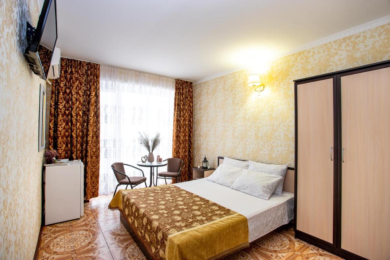 Олимп Hotell Zaliznyi Port Exteriör bild
