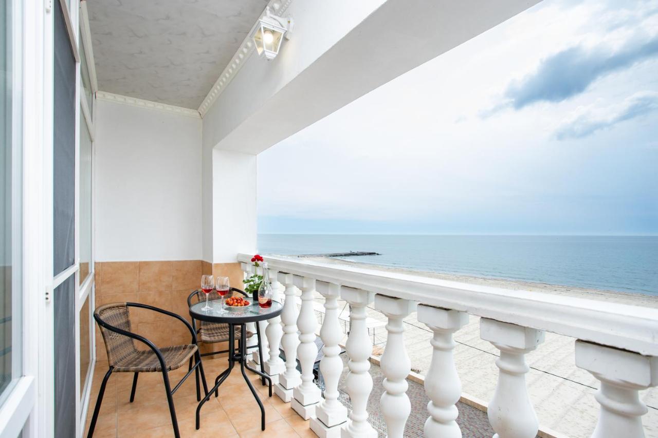 Олимп Hotell Zaliznyi Port Exteriör bild