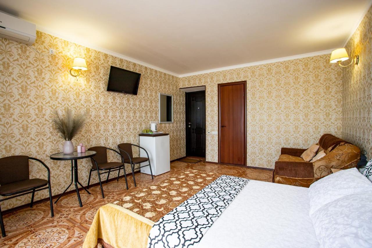 Олимп Hotell Zaliznyi Port Exteriör bild