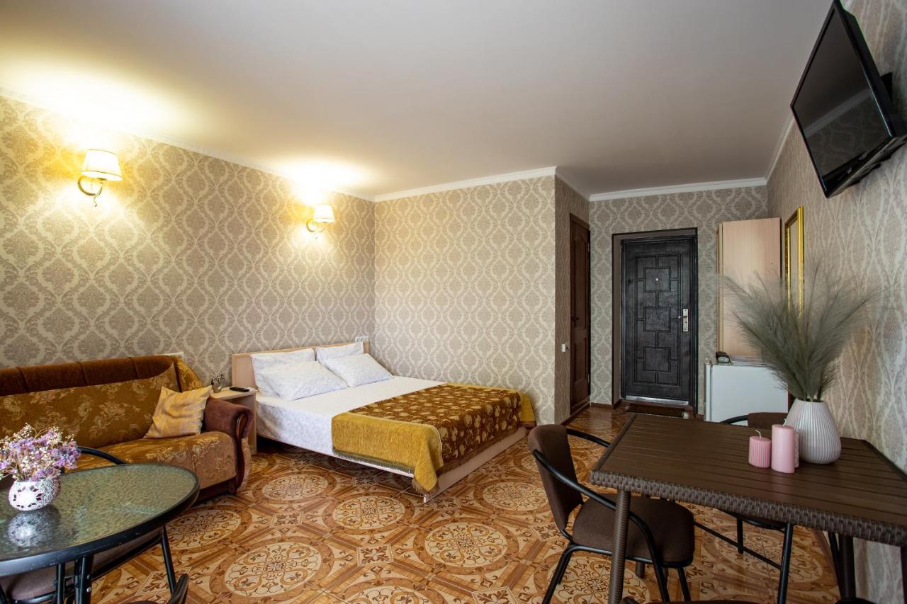 Олимп Hotell Zaliznyi Port Exteriör bild
