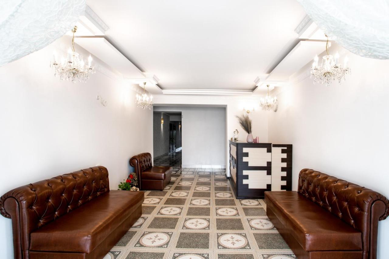 Олимп Hotell Zaliznyi Port Exteriör bild