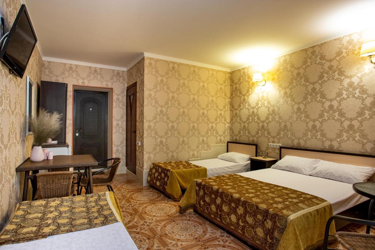 Олимп Hotell Zaliznyi Port Exteriör bild