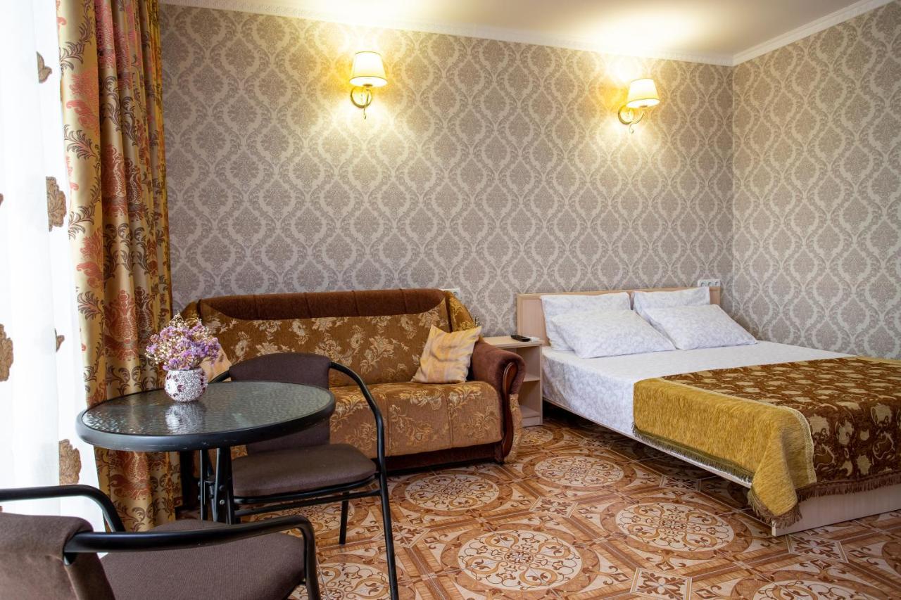 Олимп Hotell Zaliznyi Port Exteriör bild